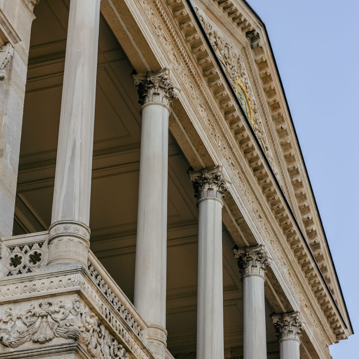 Classical court columns